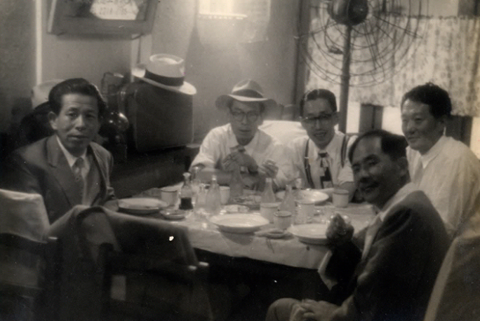 Mr. Insil Lee, with co-workers