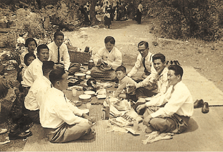 Picnic with Staff while in Gunsan factory